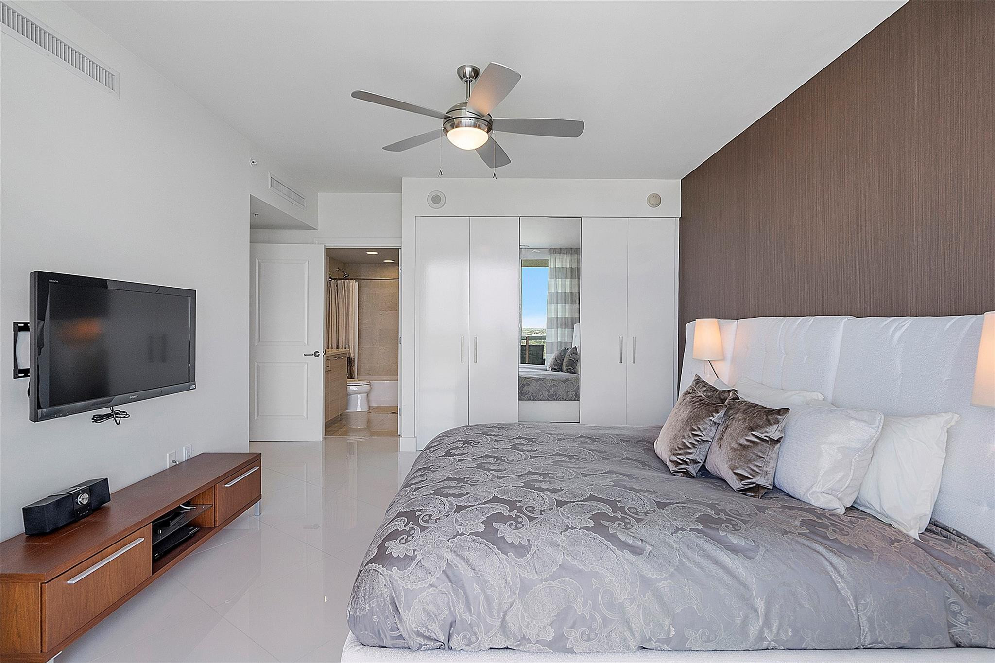 1 N Ocean Blvd 1407