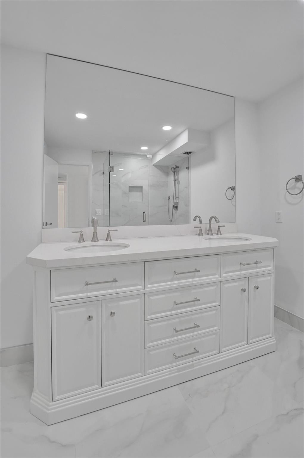 936 Intracoastal Dr 7E