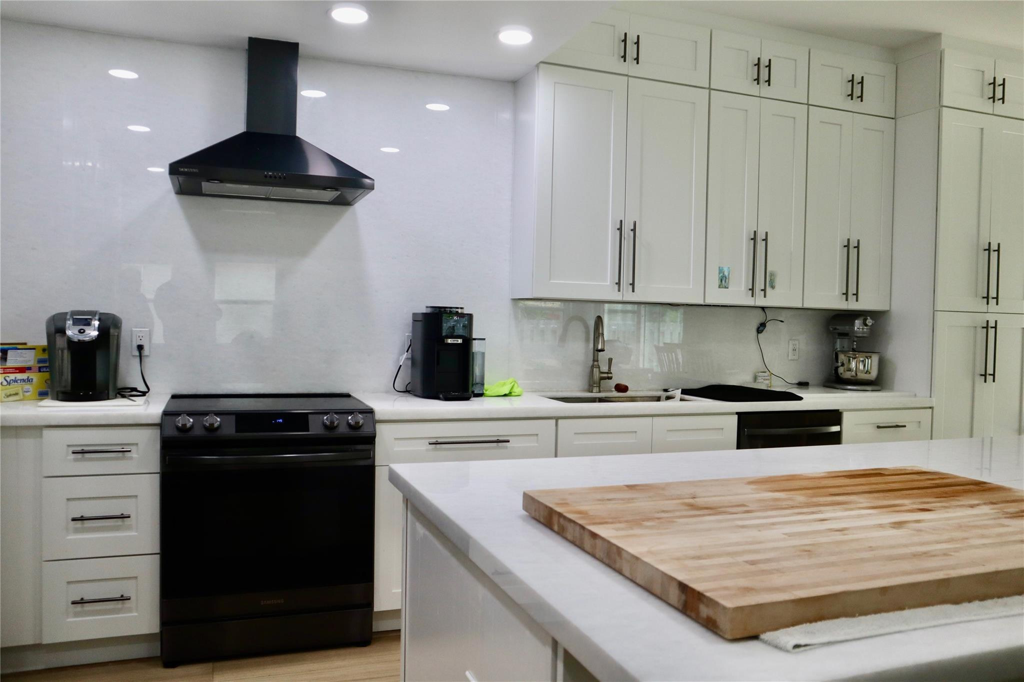 8912 Lake Park Circle, Fort Lauderdale