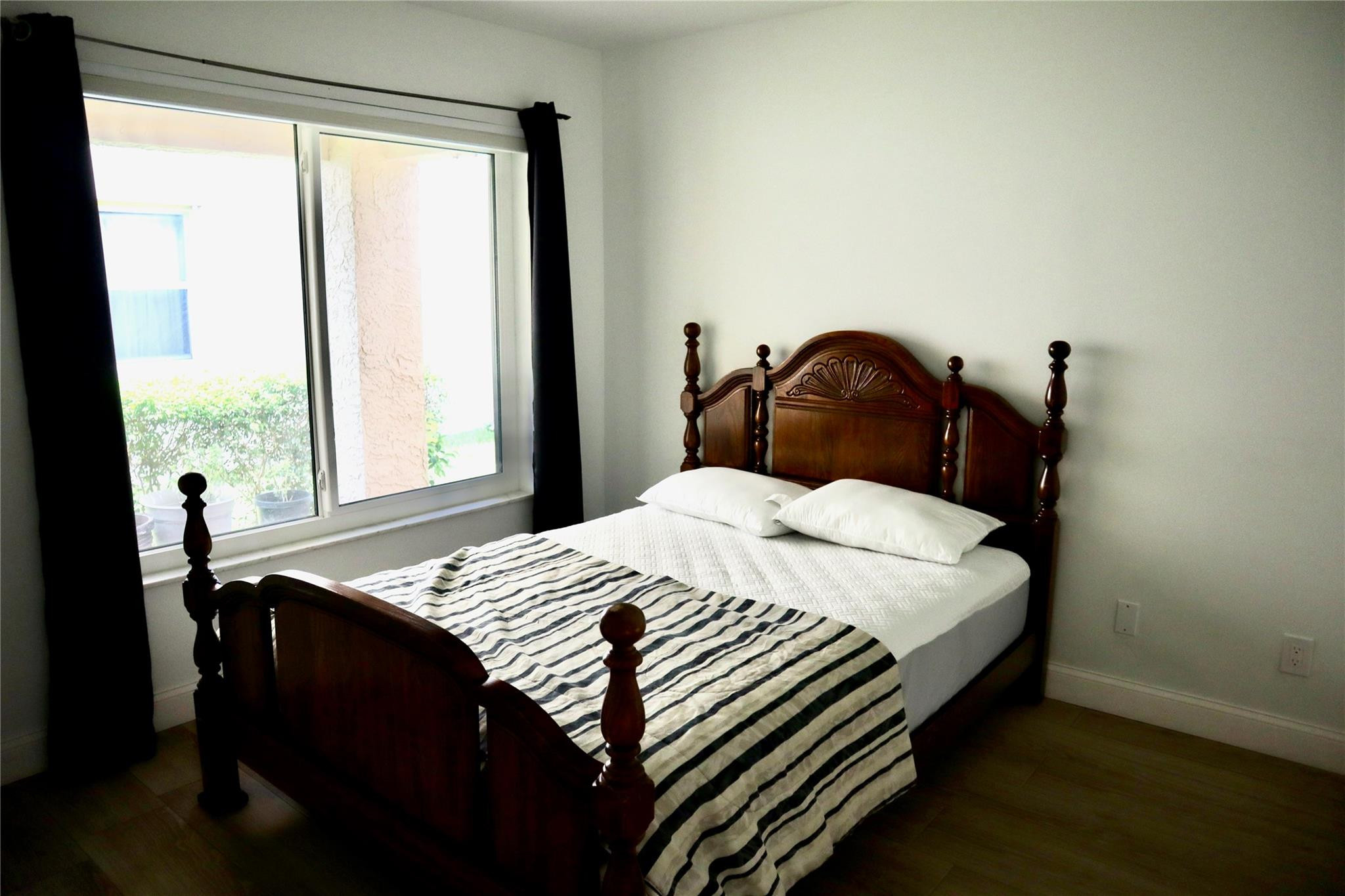 8912 Lake Park Circle, Fort Lauderdale