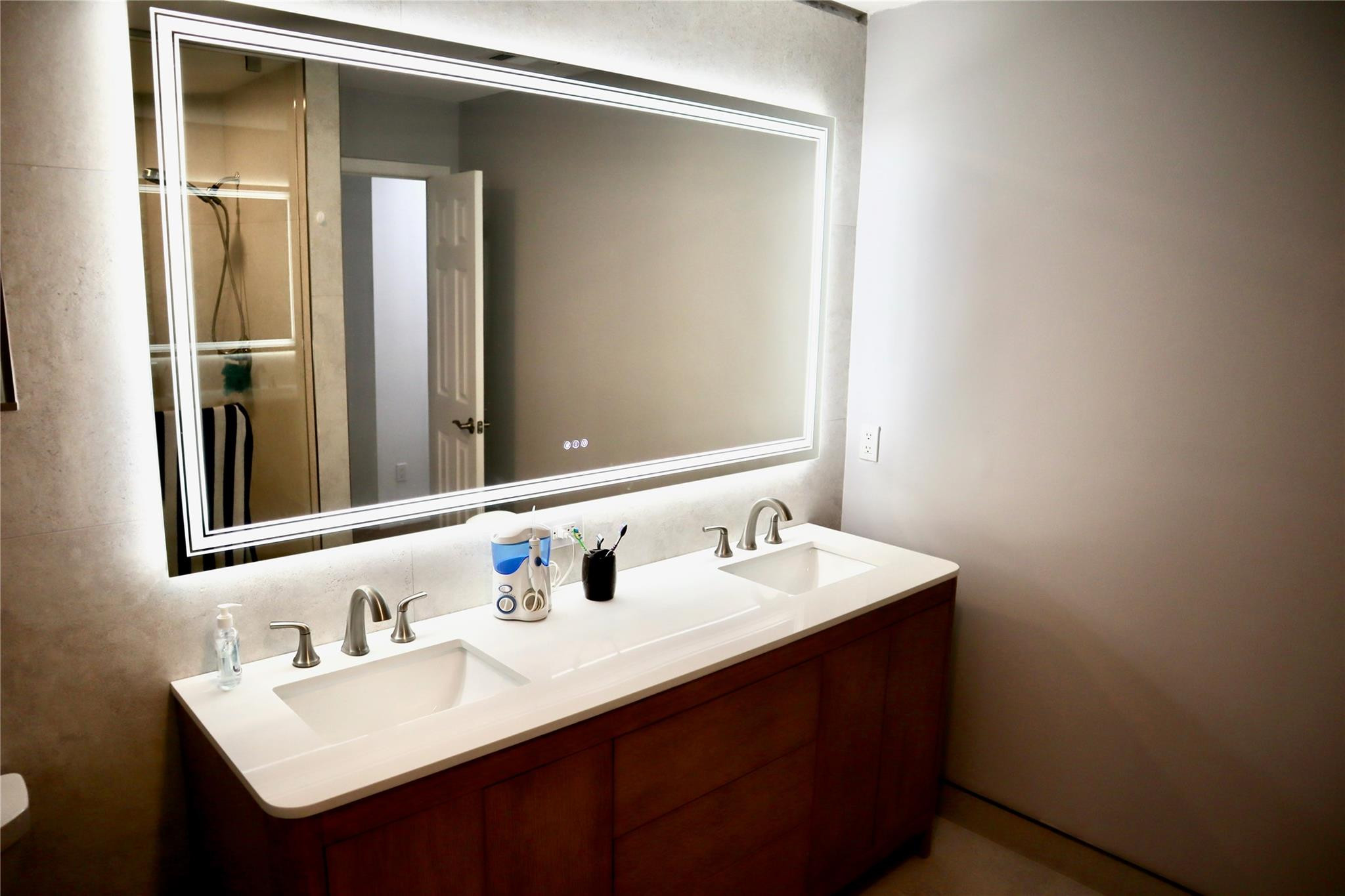 8912 Lake Park Circle, Fort Lauderdale