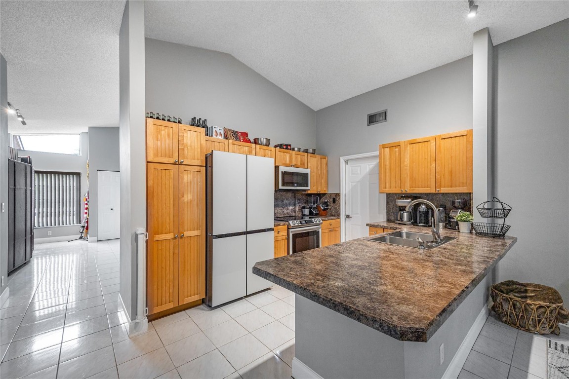 21248 Summertrace Cir