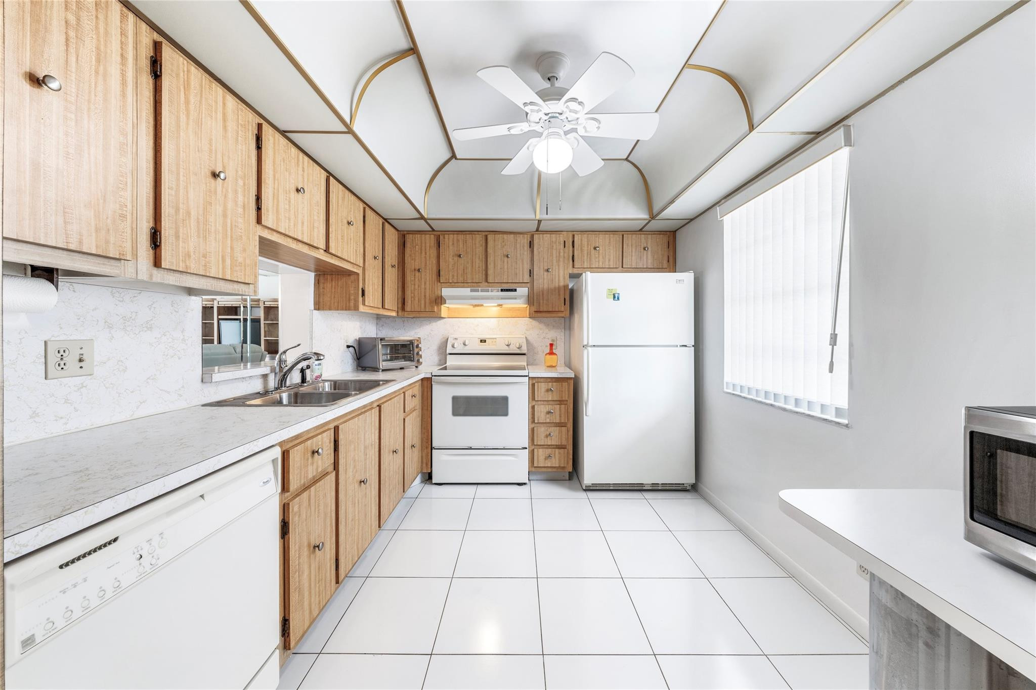 325 SE 11th Ter 201