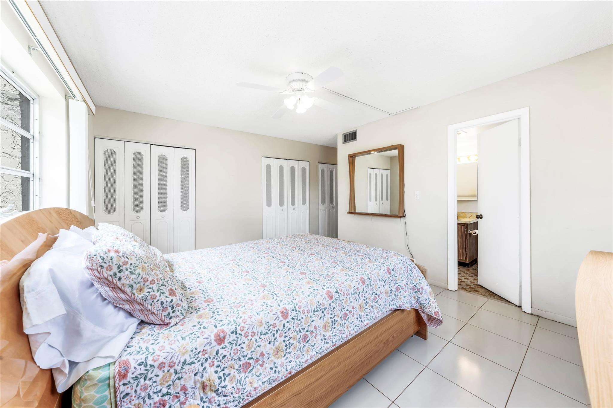325 SE 11th Ter 201