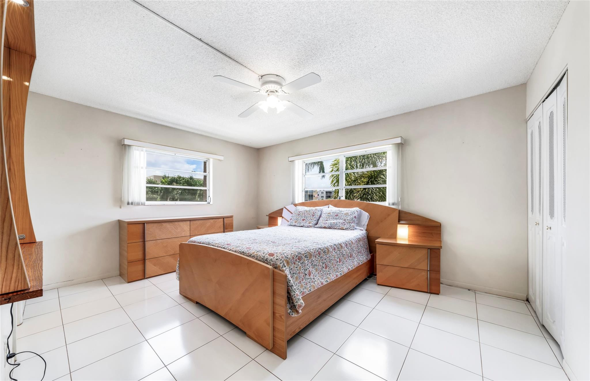 325 SE 11th Ter 201