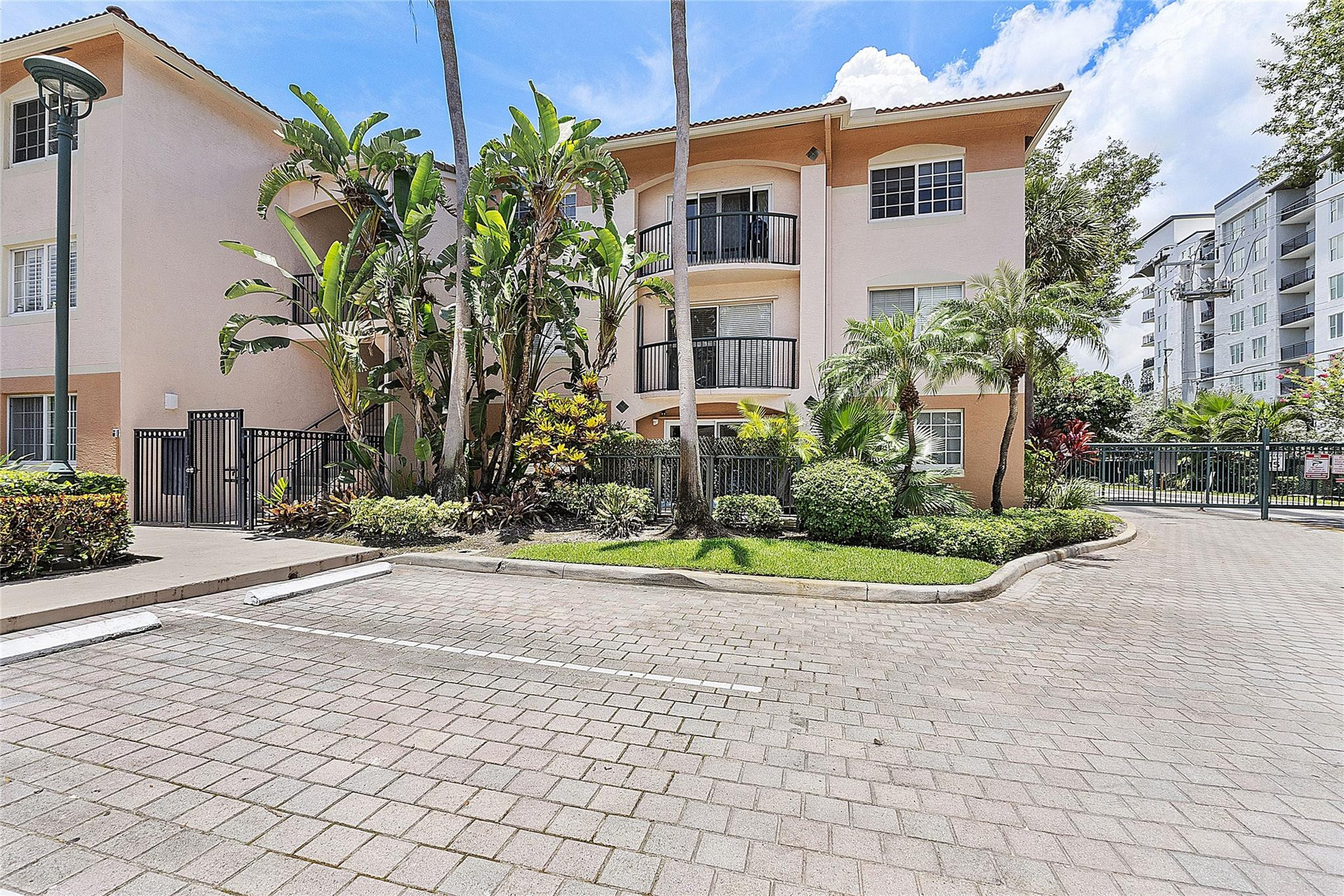 2009 SE 10th Ave 301