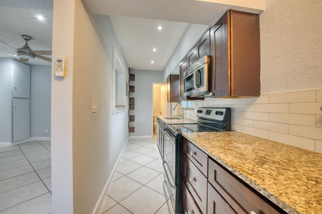 408 NE 7th Avenue 17