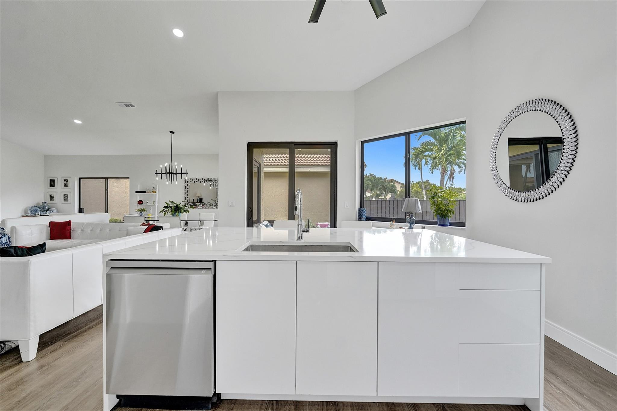 10370 NW 14th St