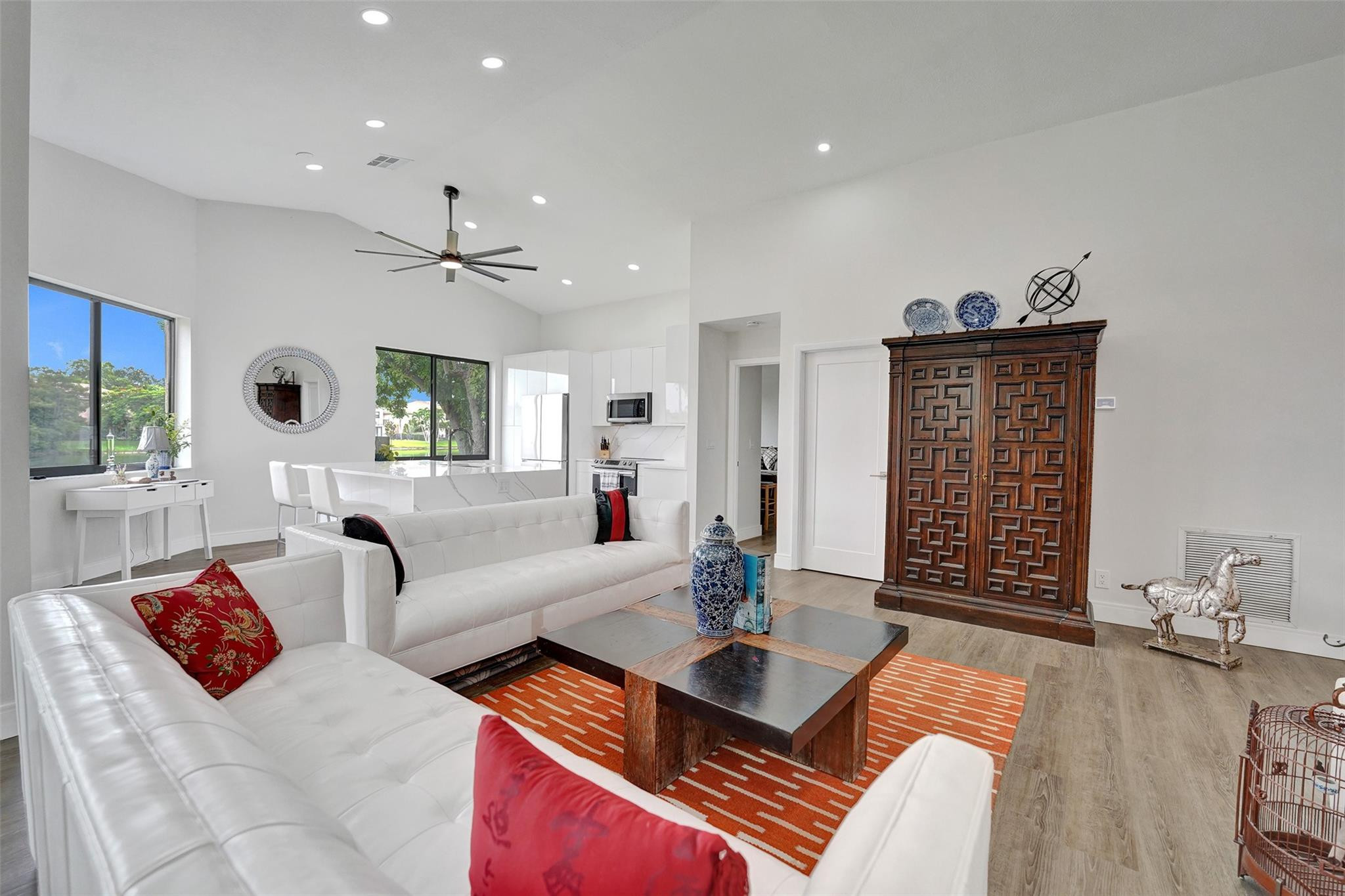 10370 NW 14th St