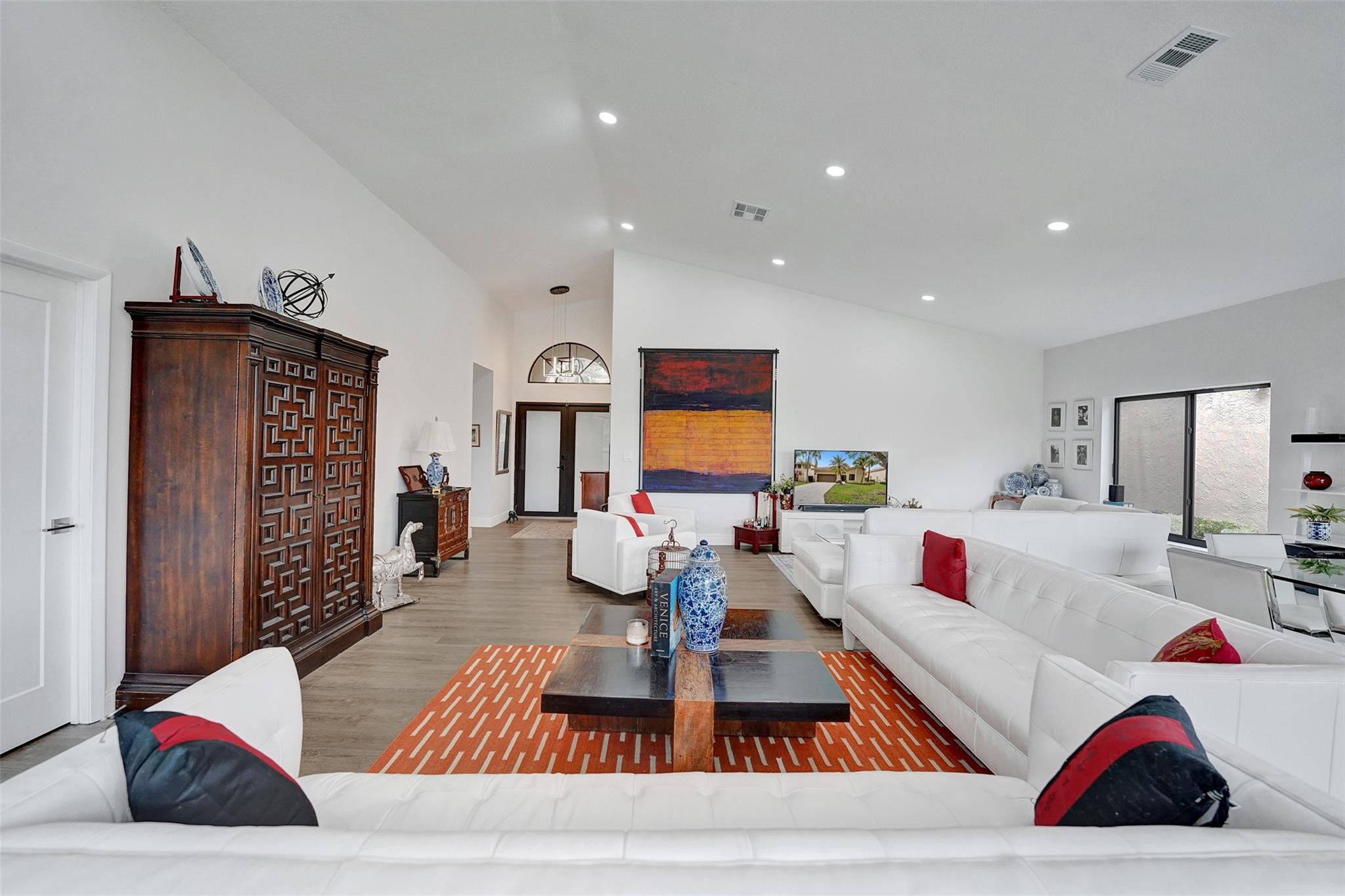 10370 NW 14th St