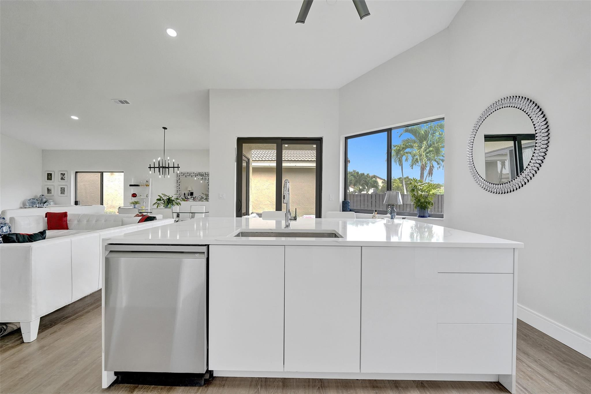10370 NW 14th St