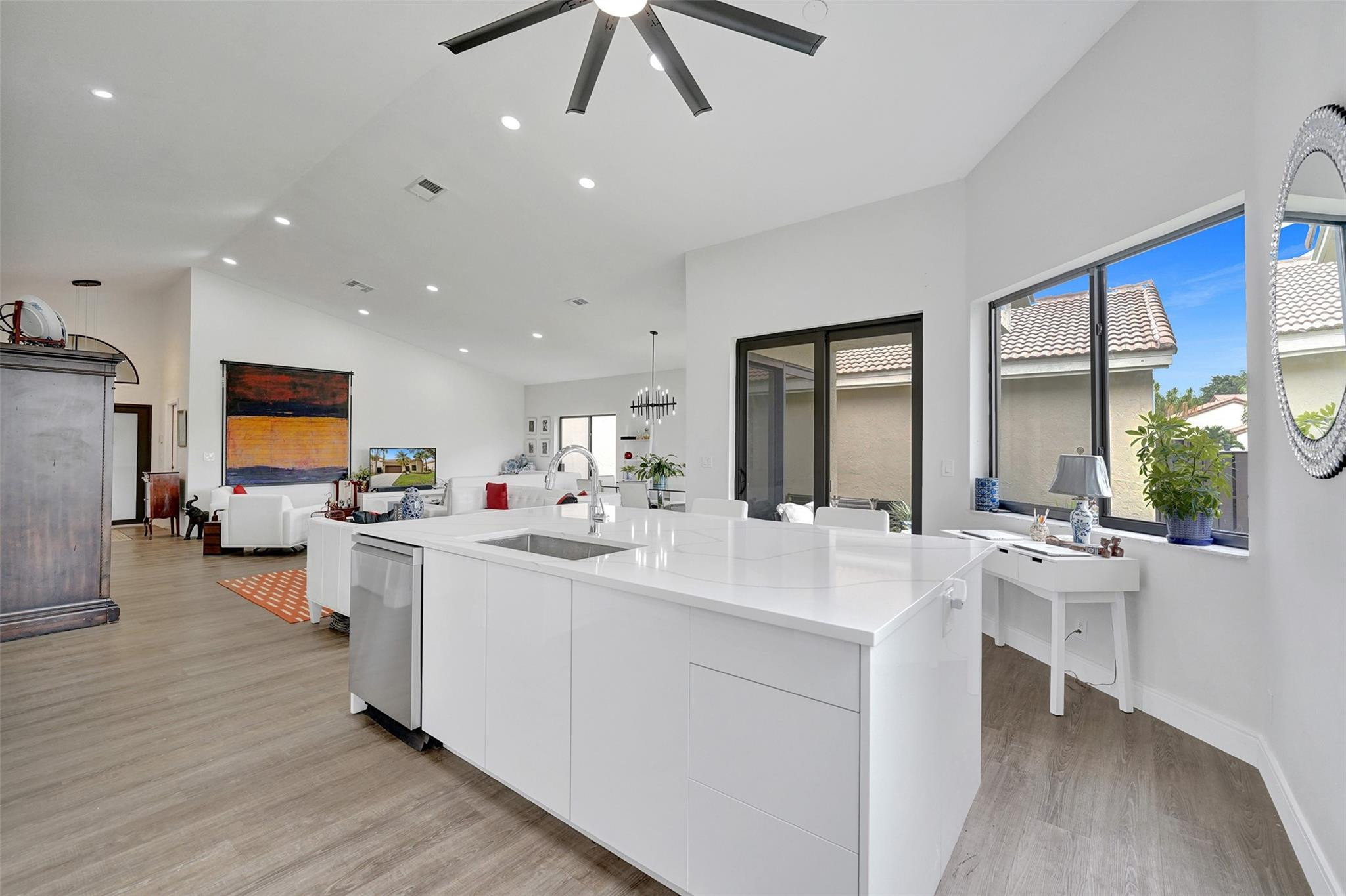 10370 NW 14th St