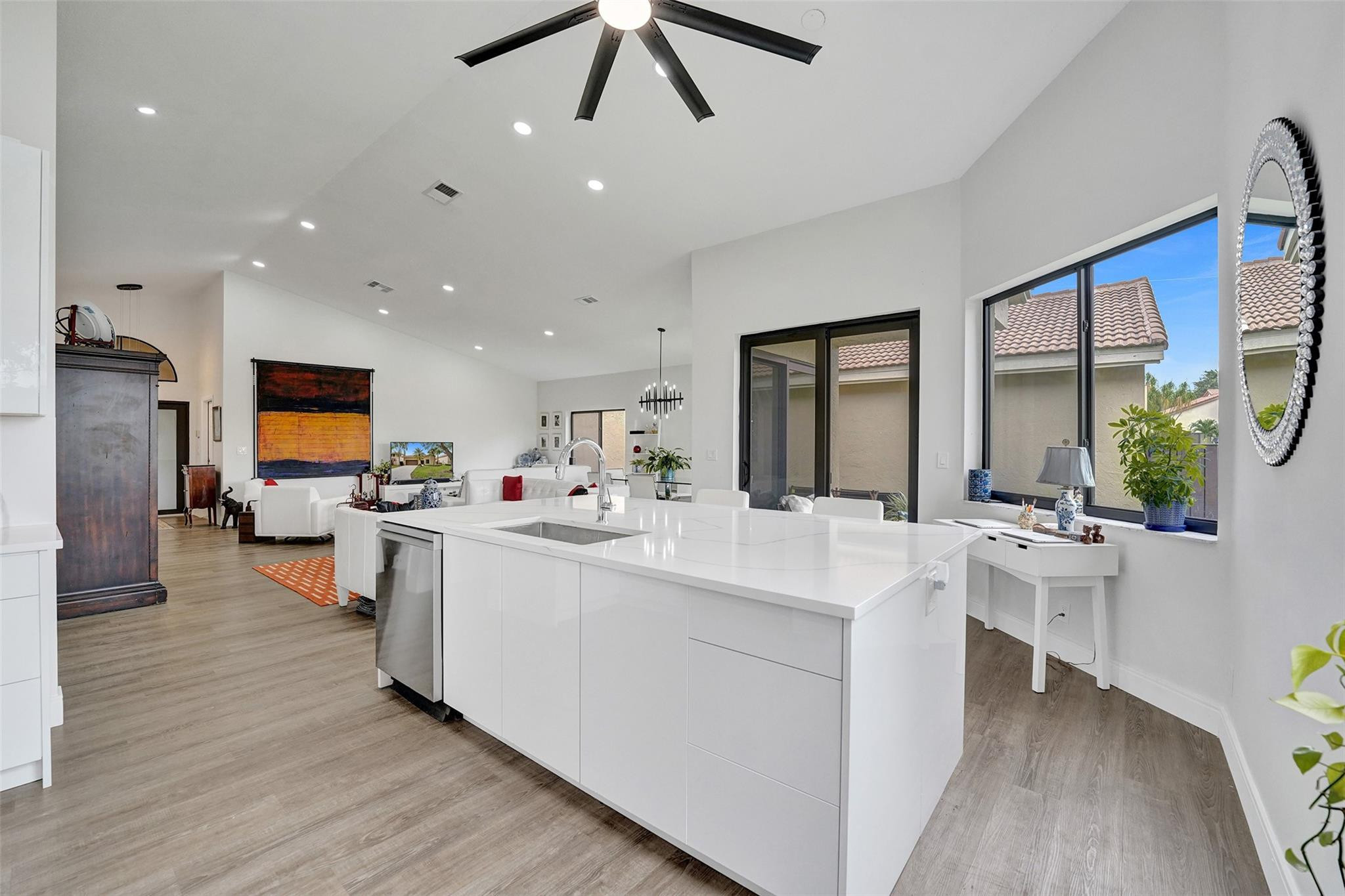 10370 NW 14th St