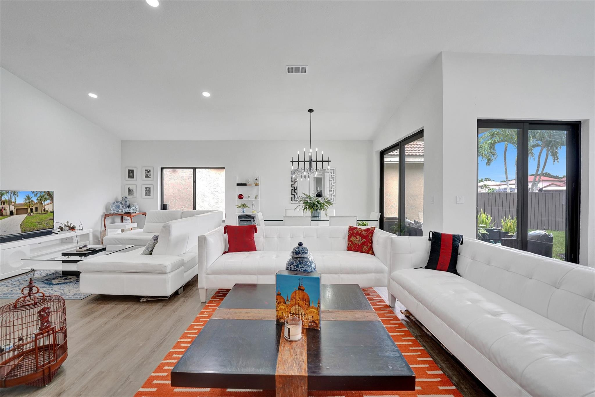 10370 NW 14th St