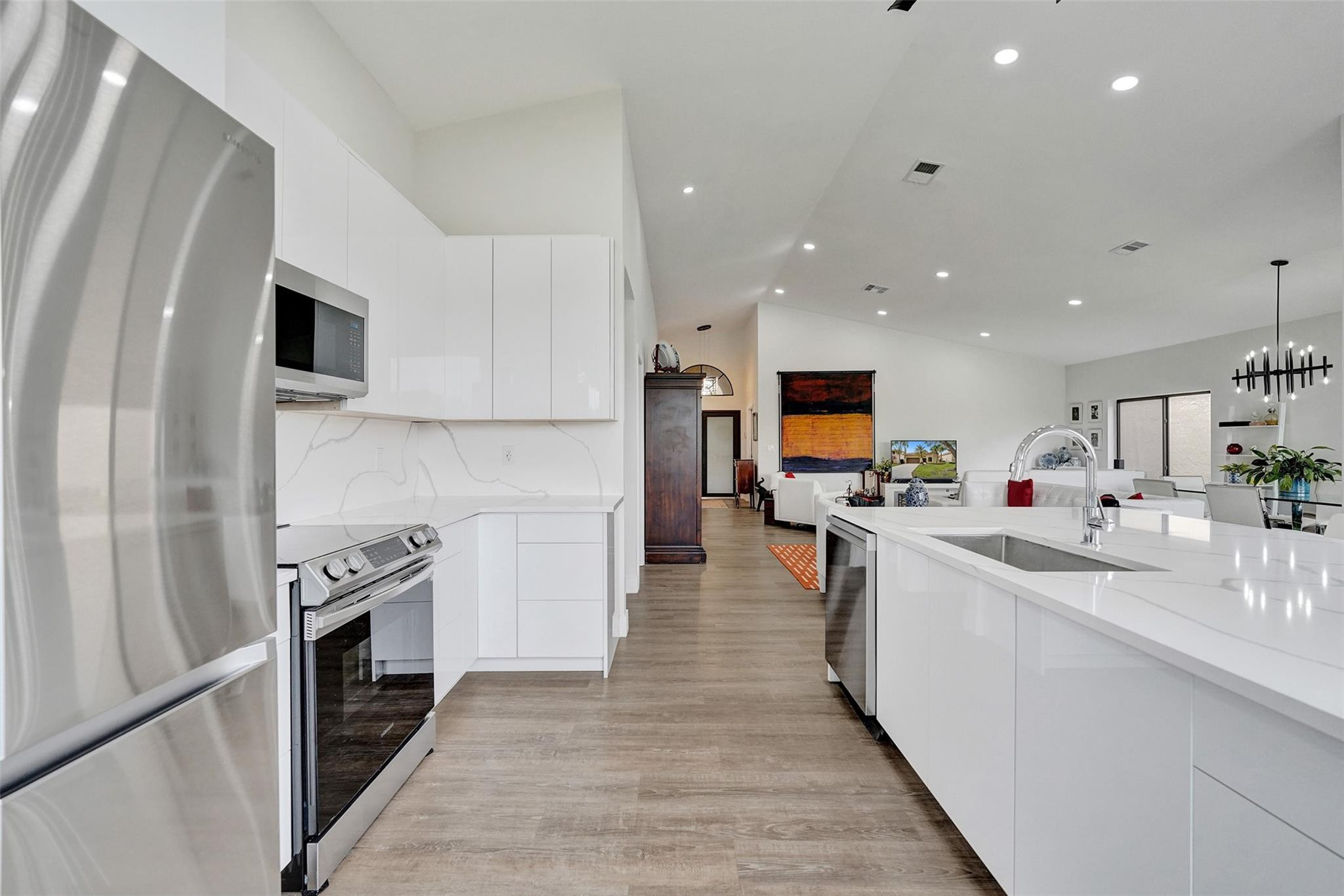 10370 NW 14th St
