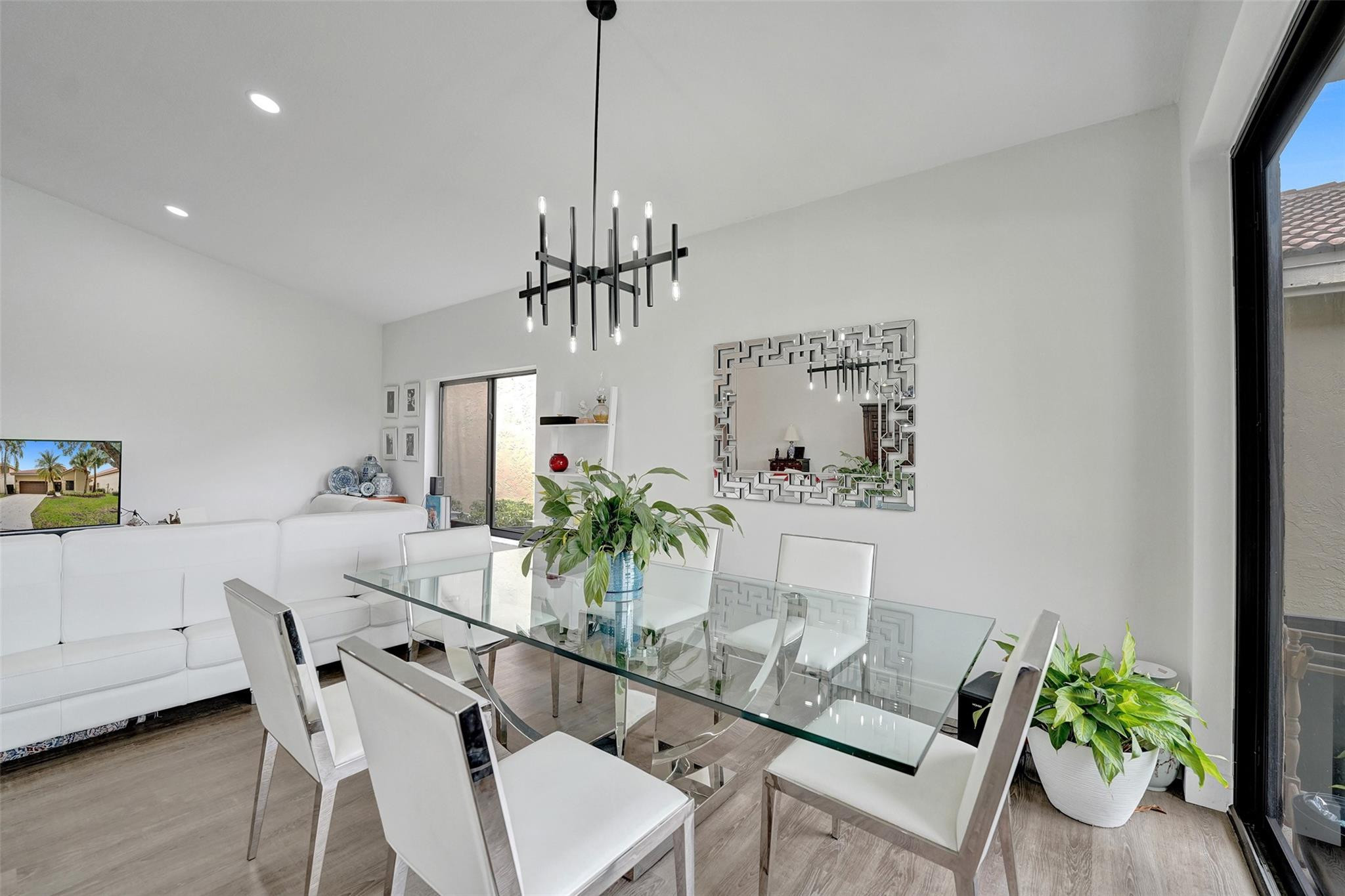 10370 NW 14th St
