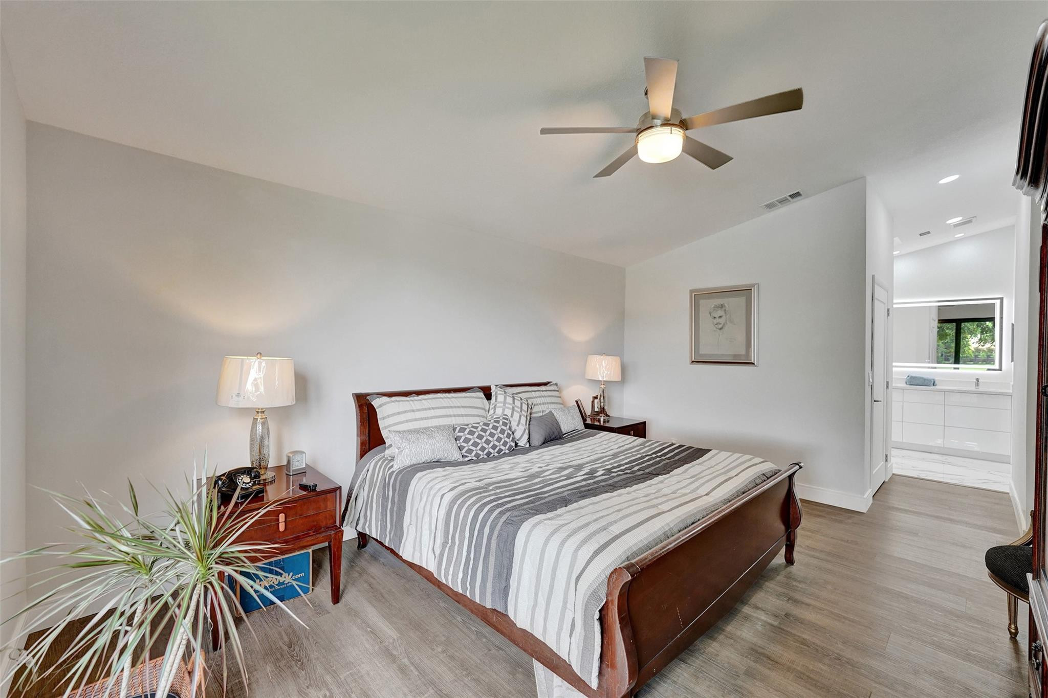 10370 NW 14th St