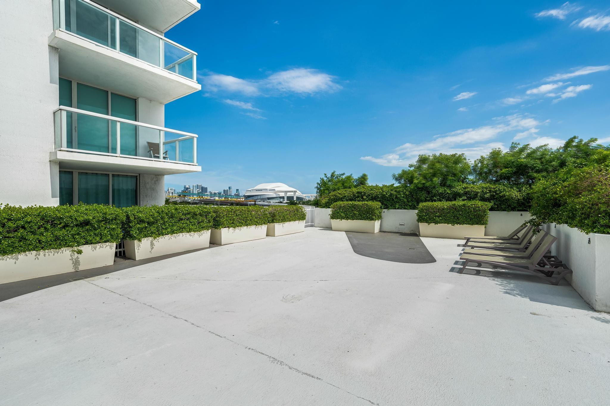 1871 NW South River Dr 702