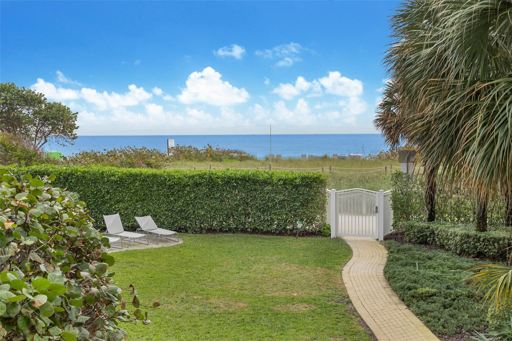 9499 Collins Ave 706