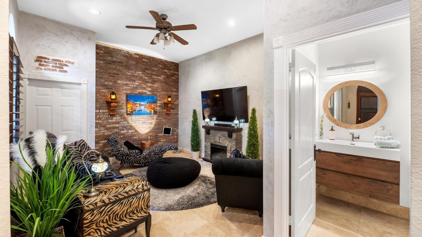 1423 Bayview Dr 1423