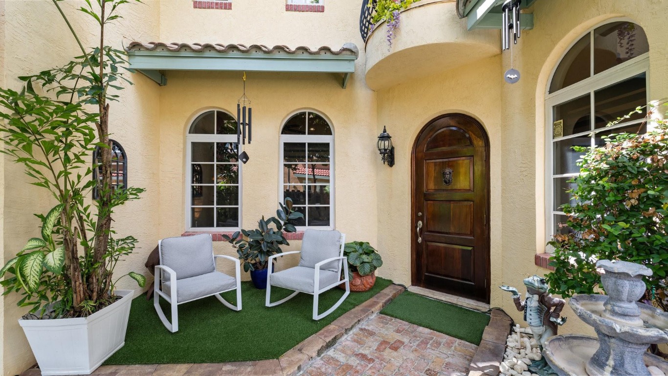 1423 Bayview Dr 1423