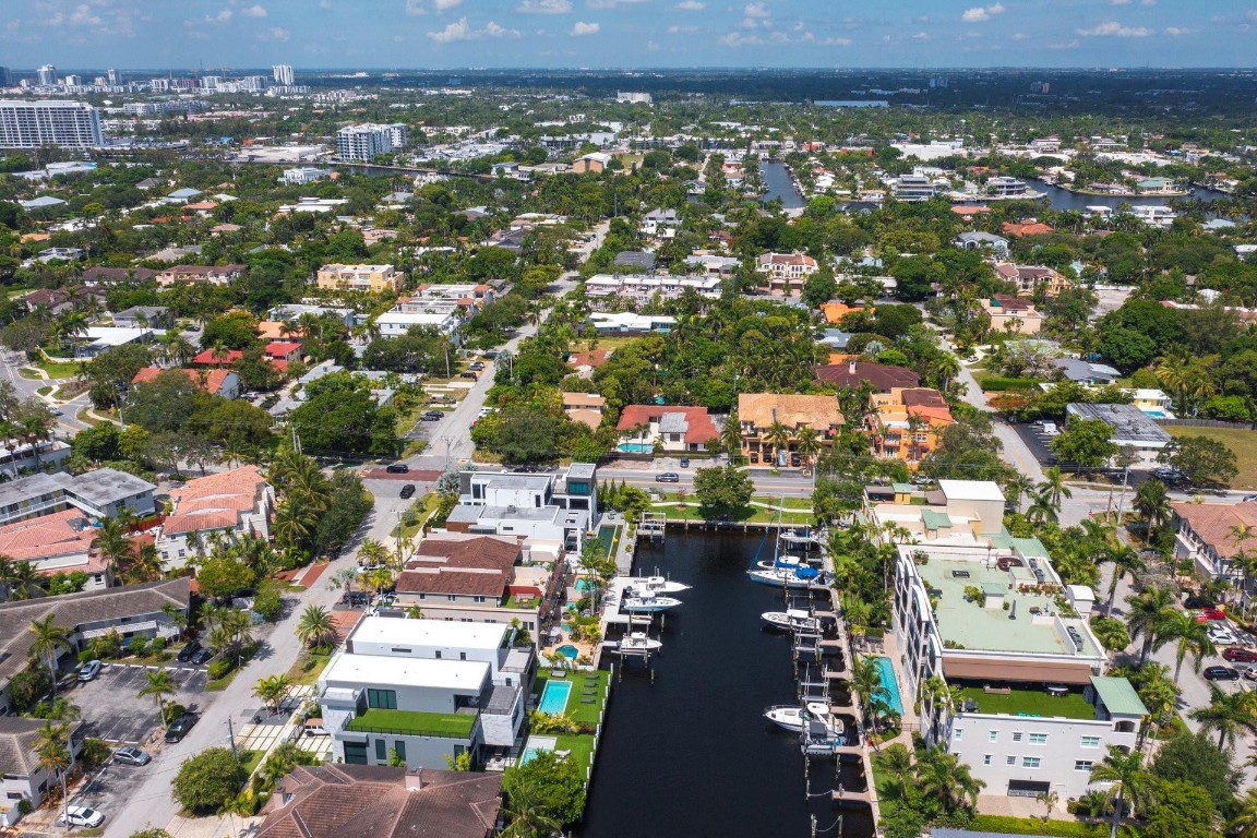 1423 Bayview Dr 1423