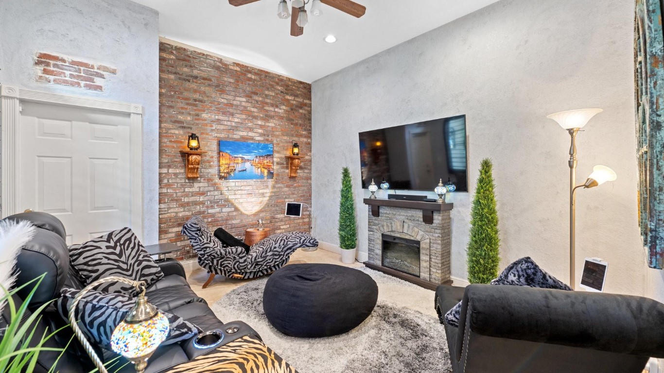 1423 Bayview Dr 1423