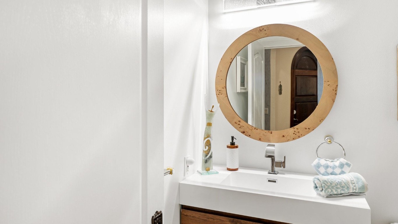 1423 Bayview Dr 1423