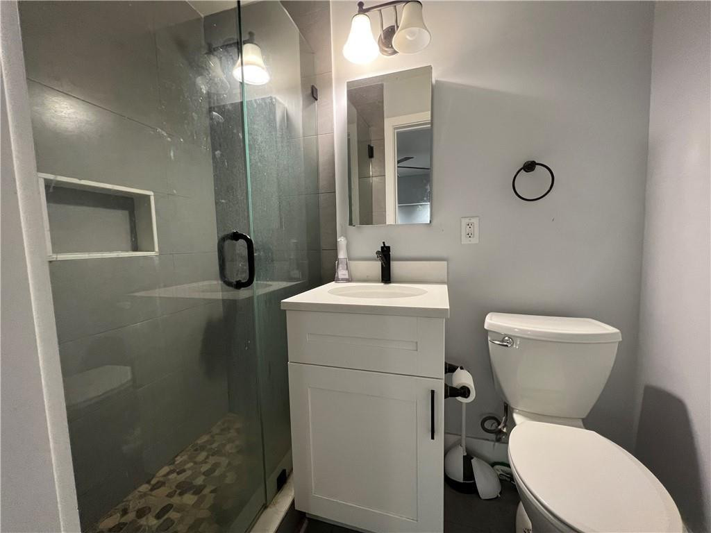 820 N Victoria Park Rd 3