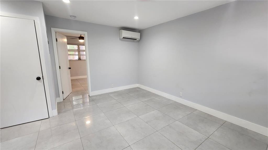 820 N Victoria Park Rd 3