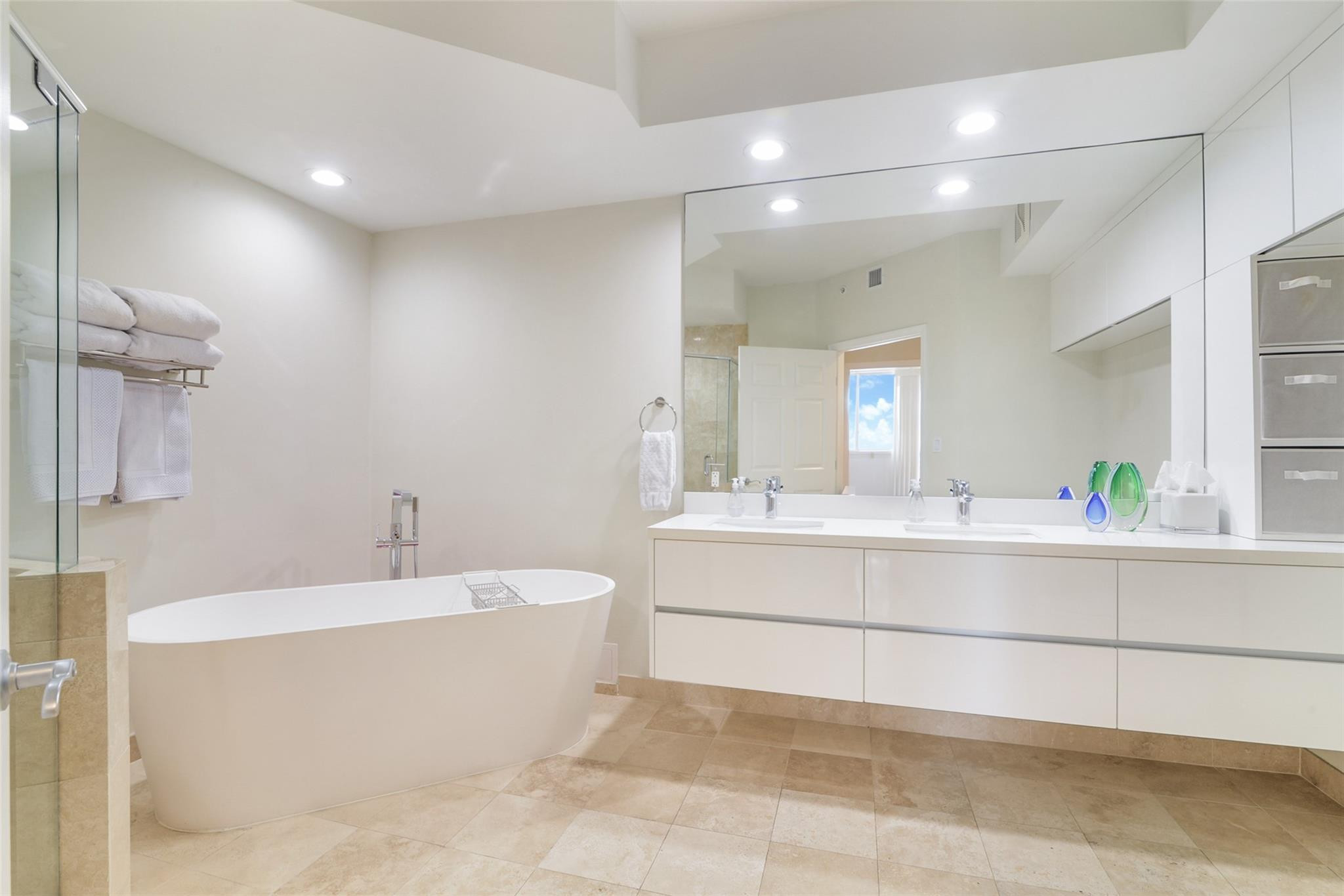 100 S Birch Road 802