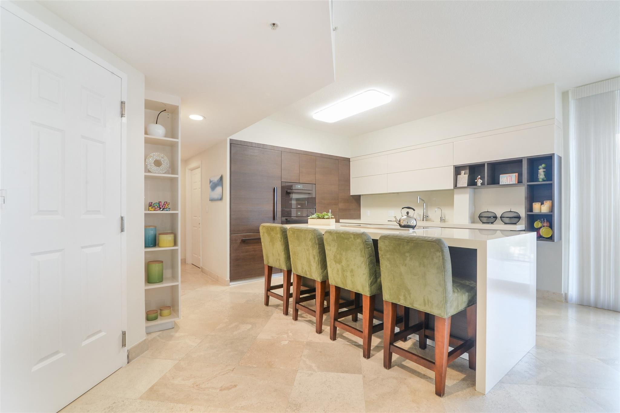 100 S Birch Road 802