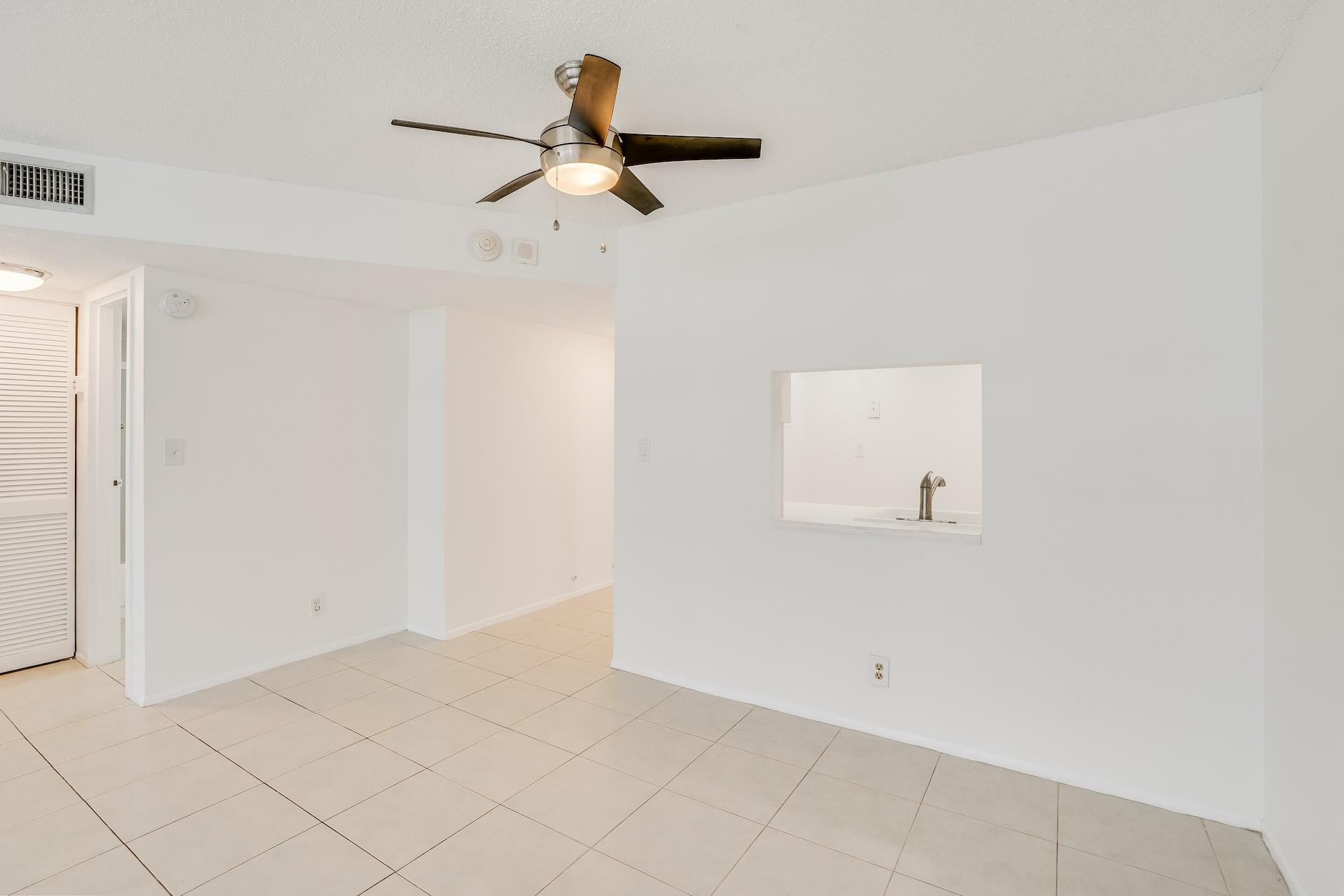 1160 N Federal Hwy 1015