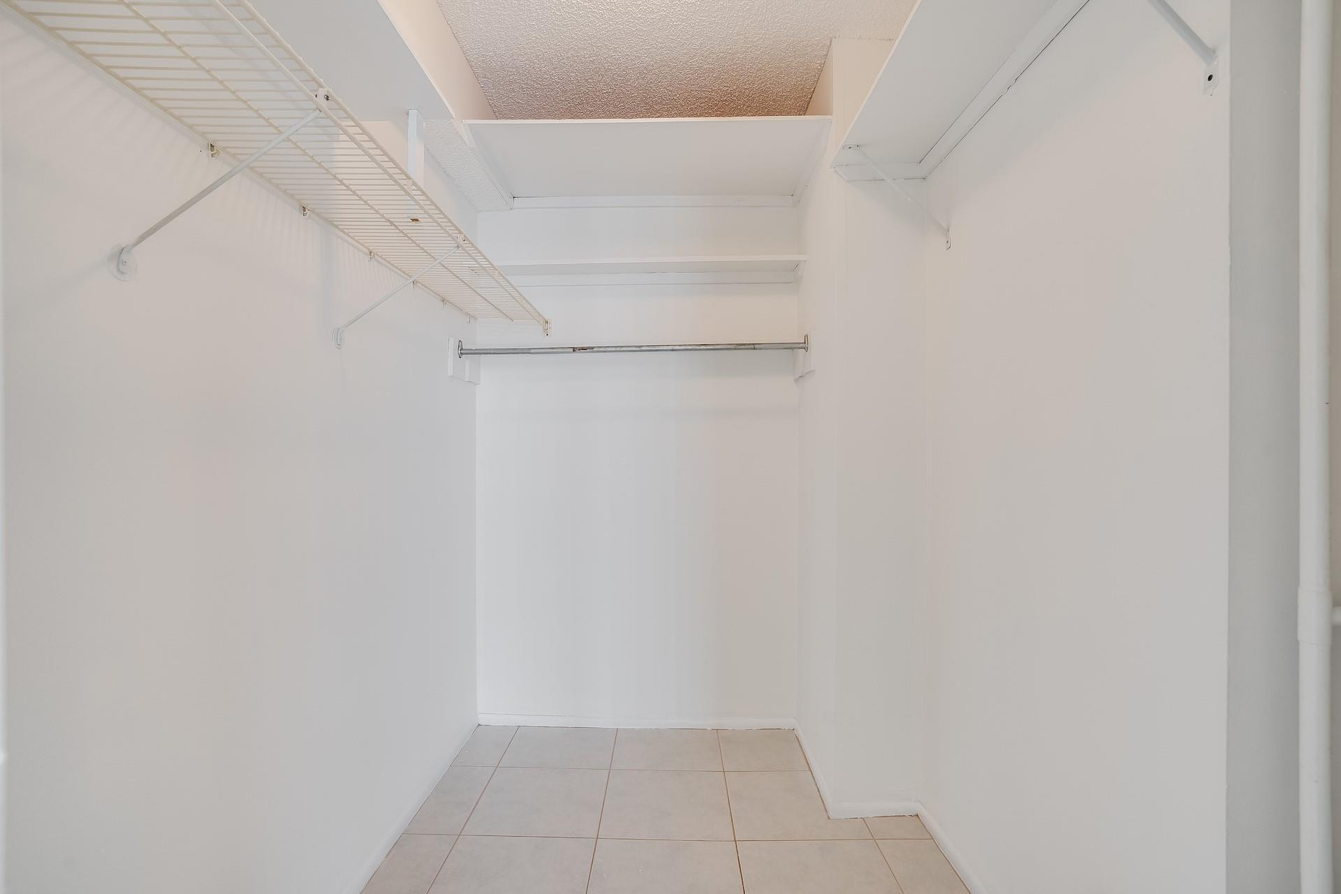 1160 N Federal Hwy 1015