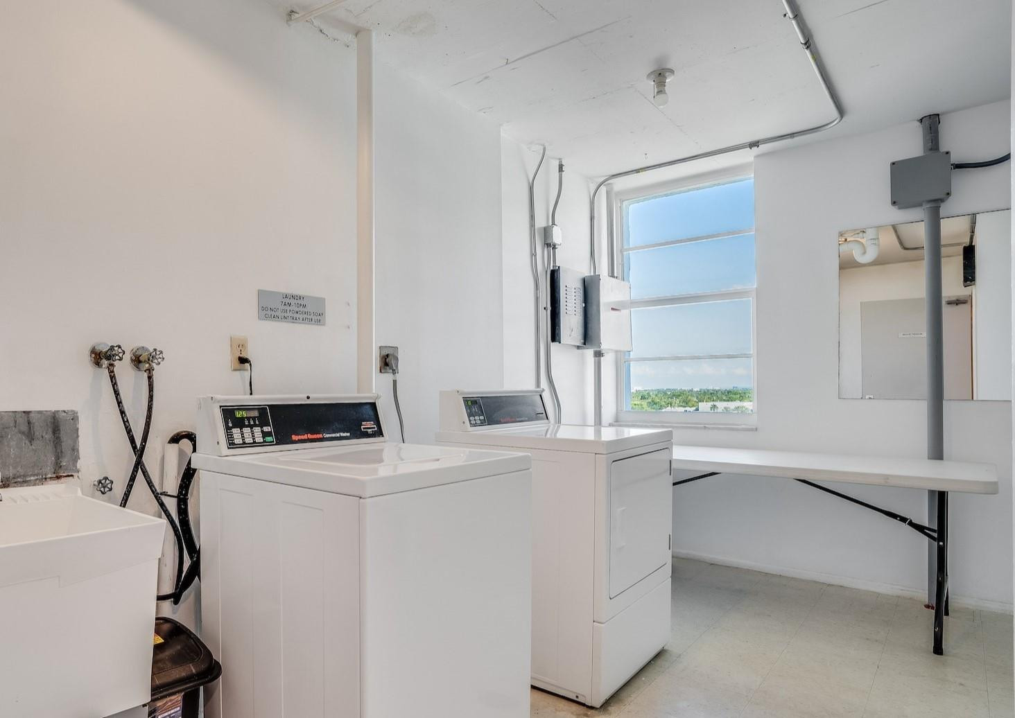 1160 N Federal Hwy 1015