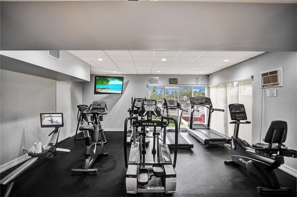 1160 N Federal Hwy 1015