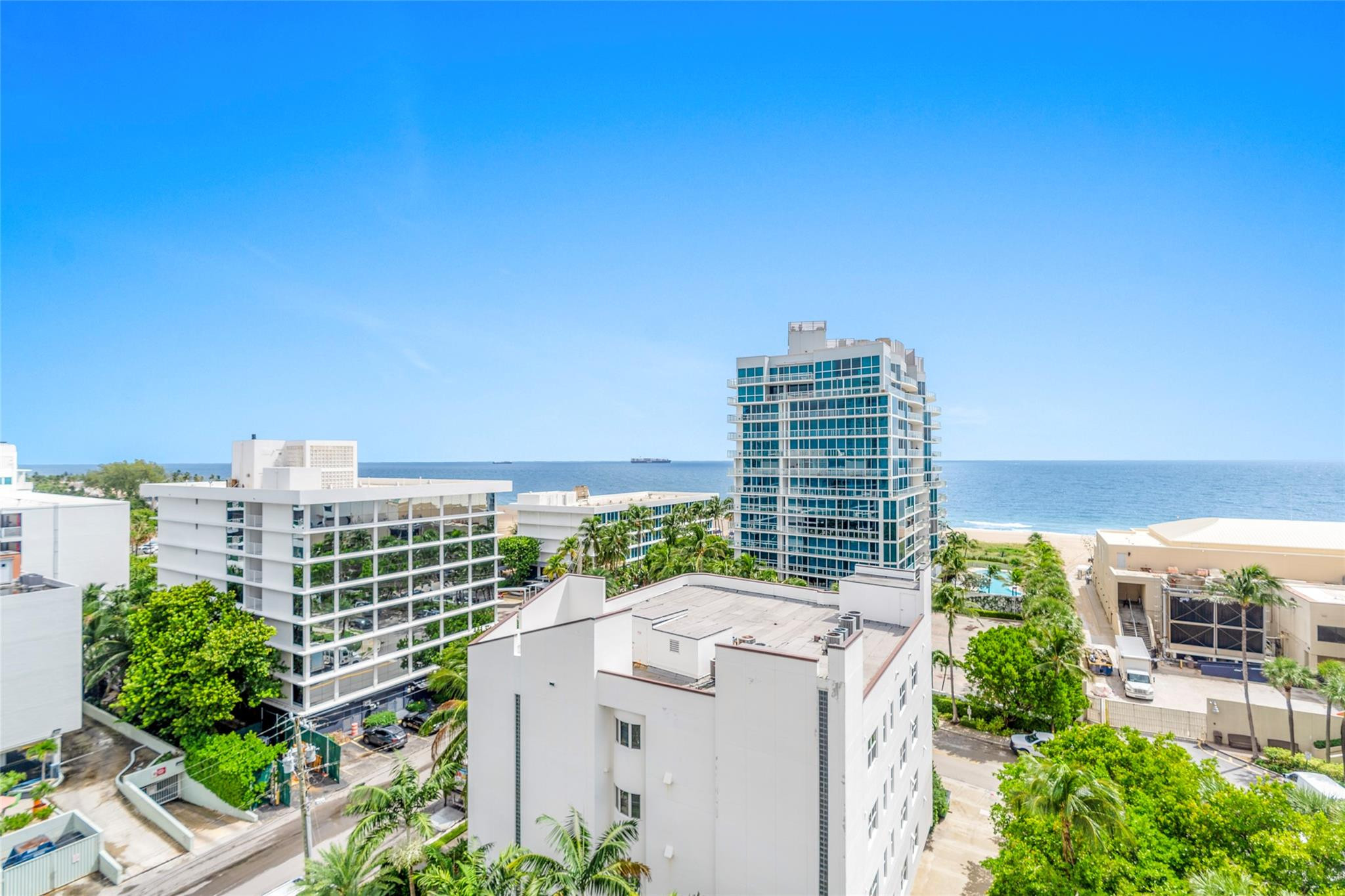 3000 Holiday Dr 1002