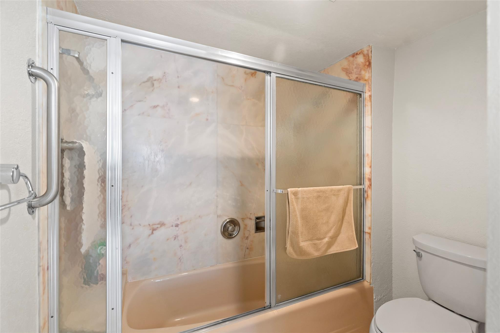 3000 Holiday Dr 1002