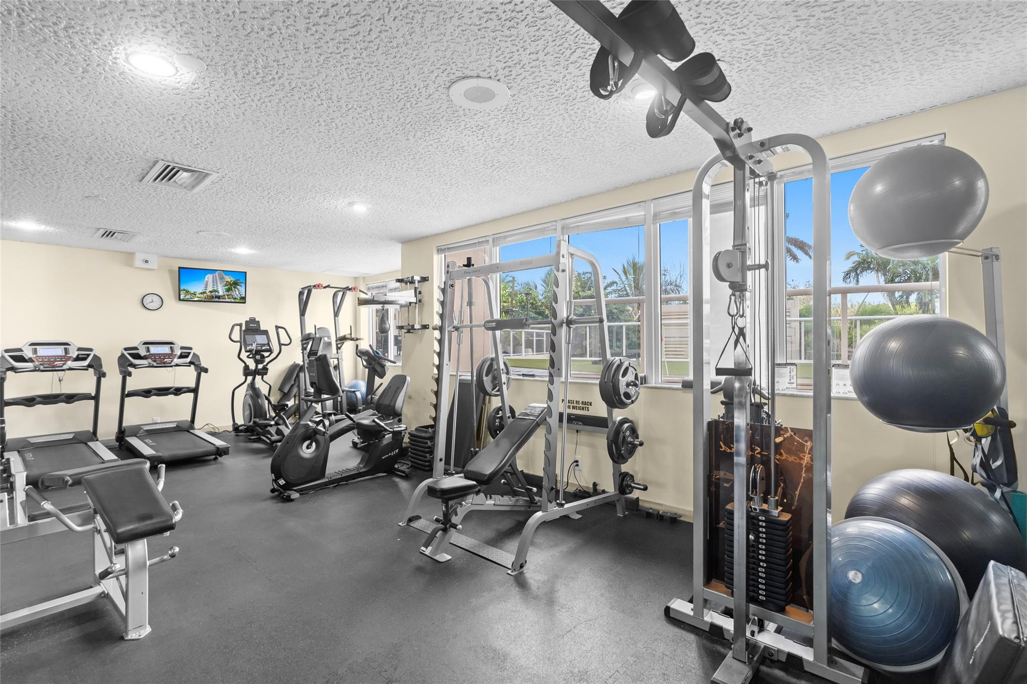 3000 Holiday Dr 1002