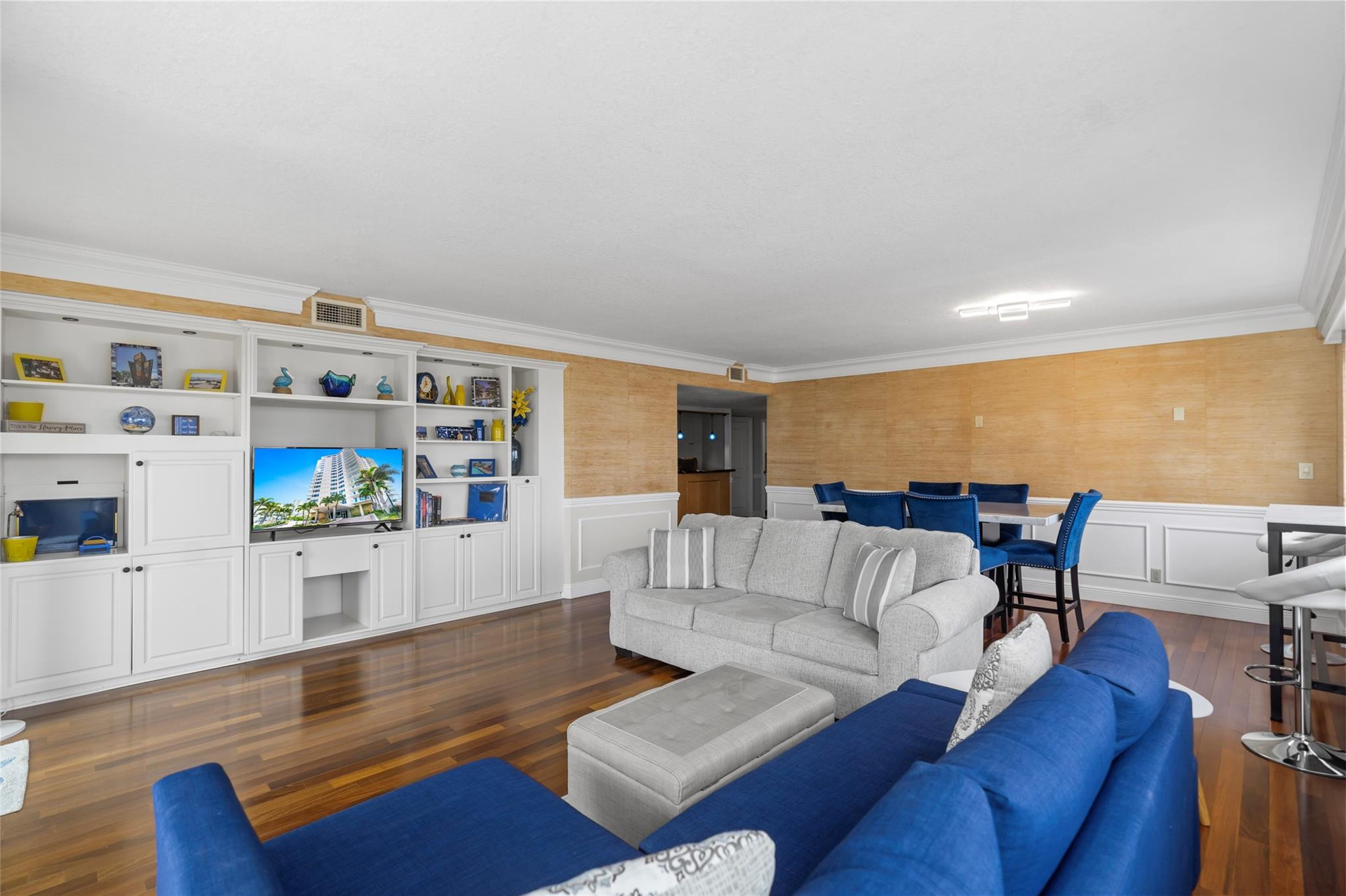 3000 Holiday Dr 1002