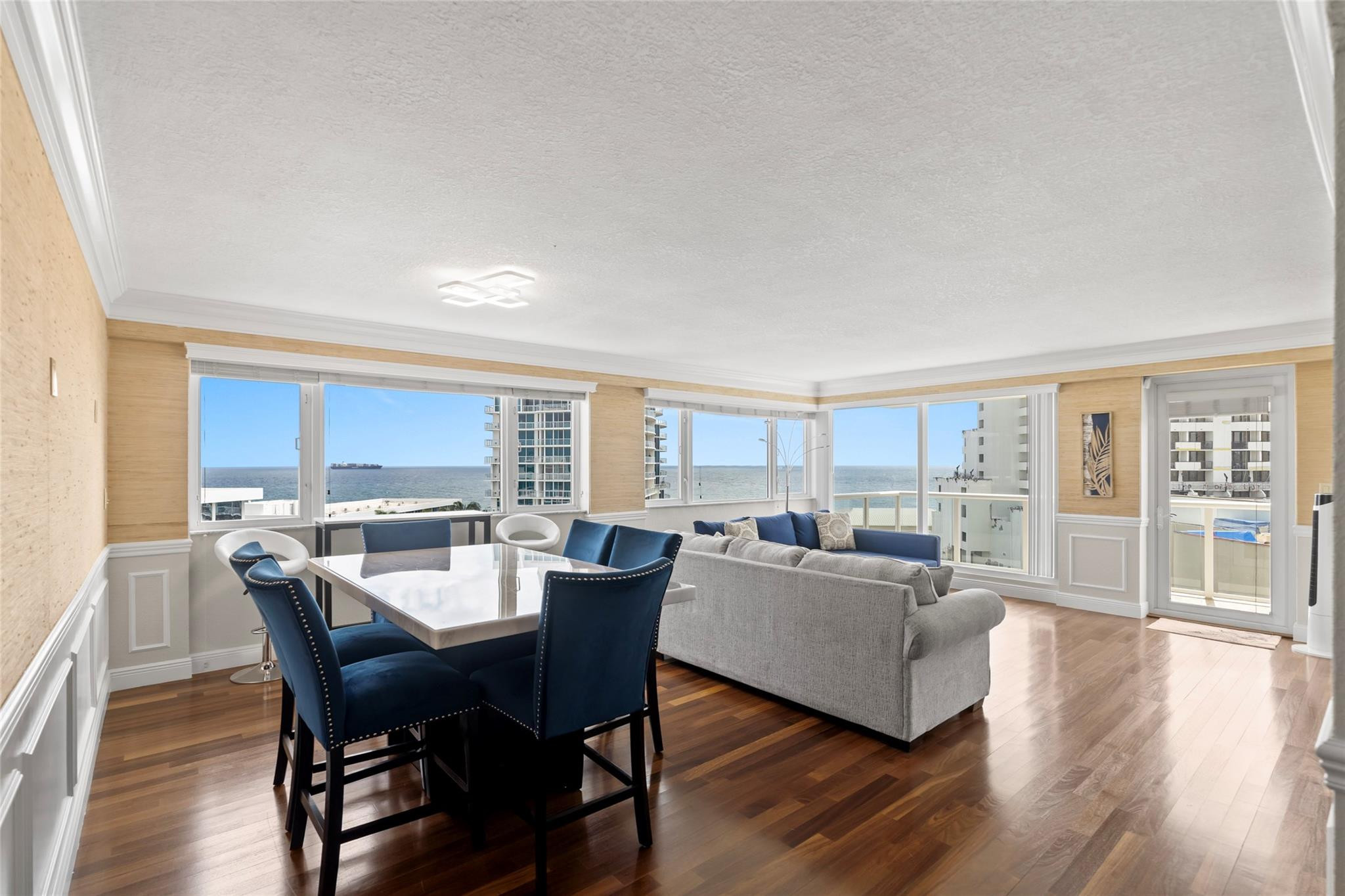 3000 Holiday Dr 1002