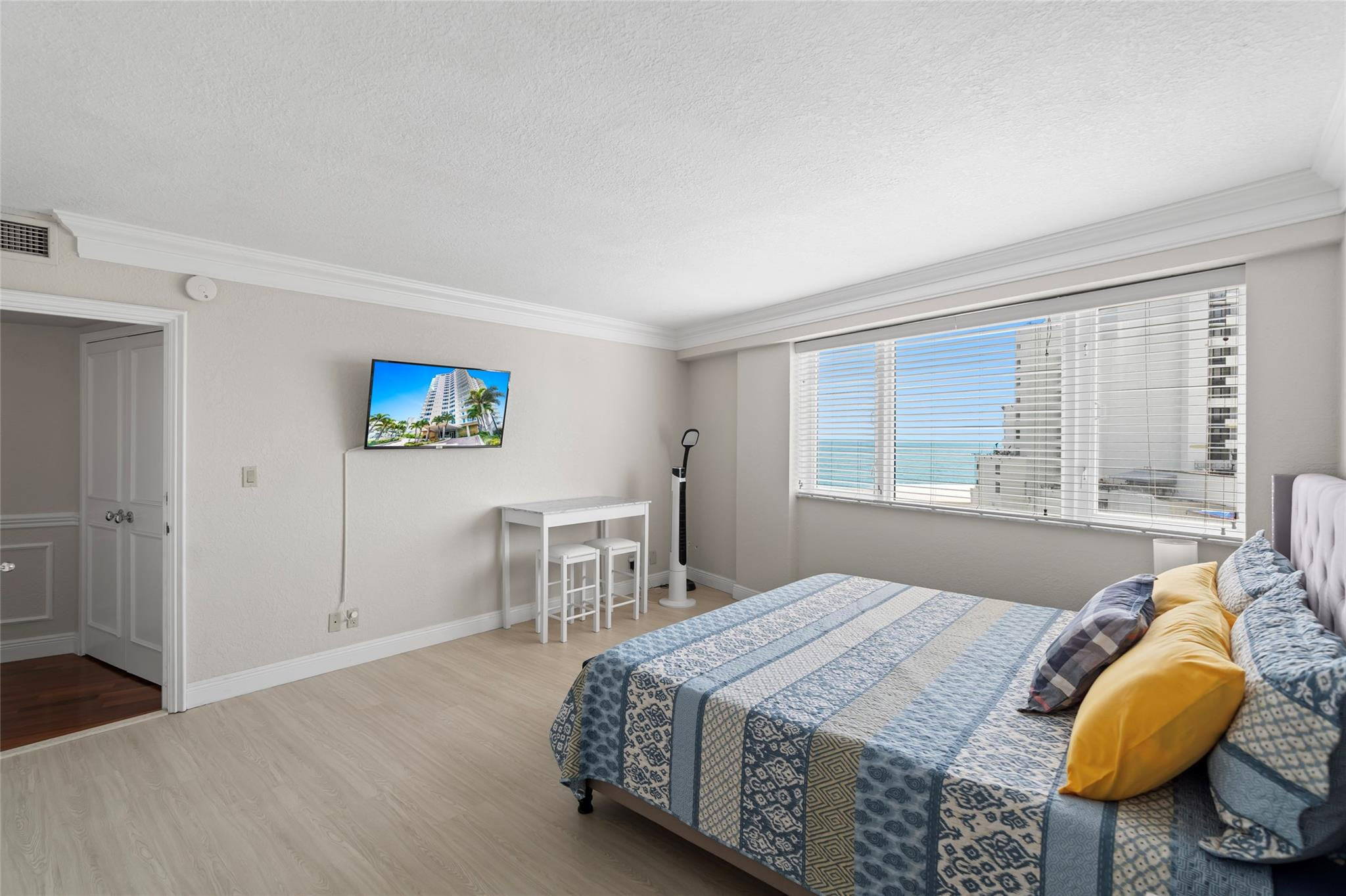 3000 Holiday Dr 1002