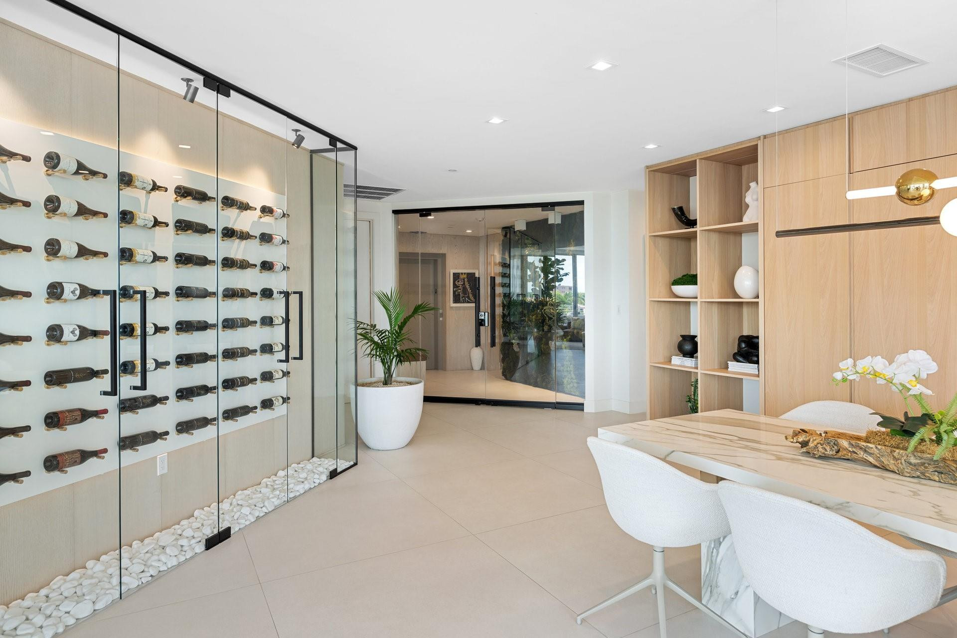 21 Isle Of Venice Dr PH1