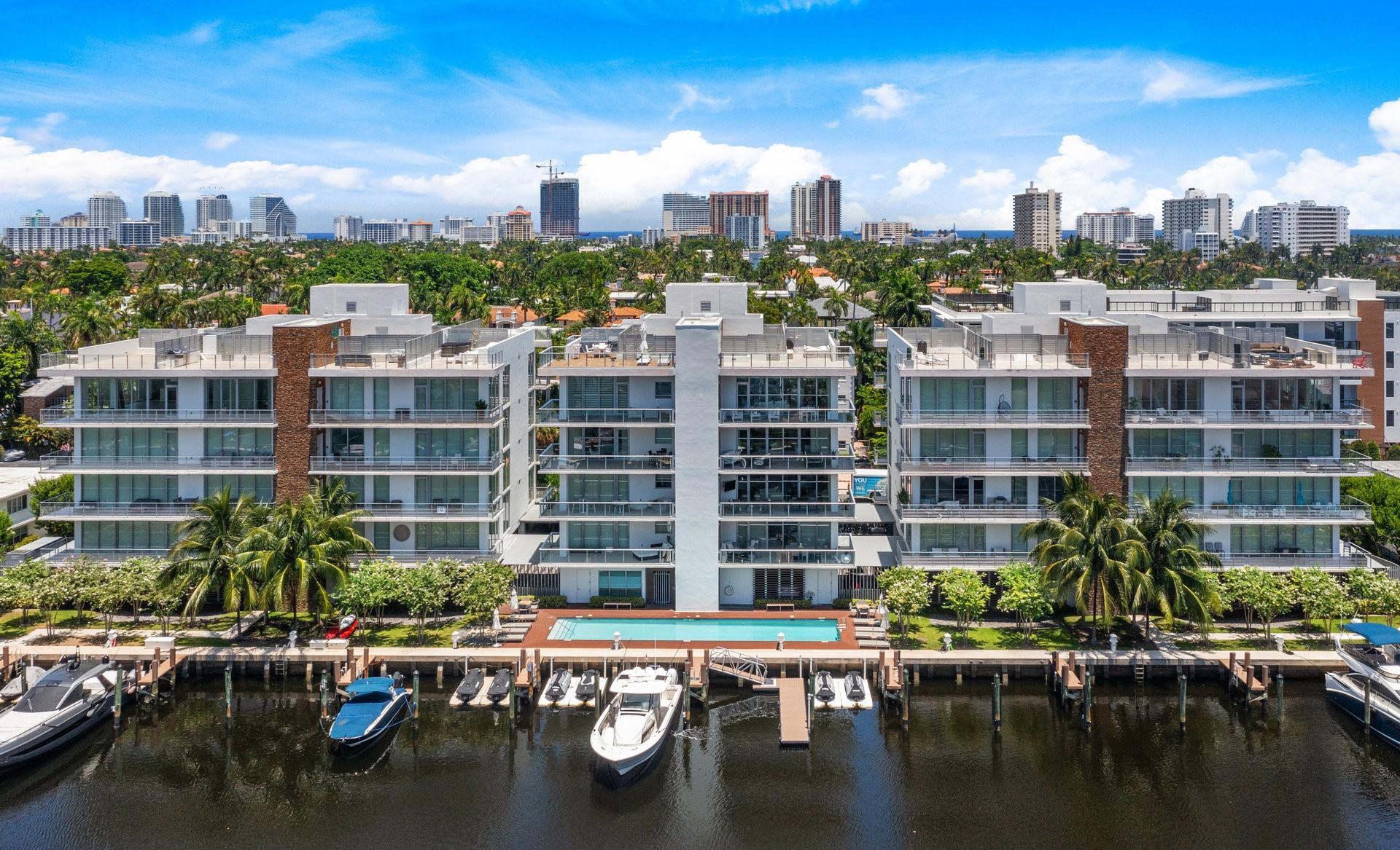 21 Isle Of Venice Dr PH1