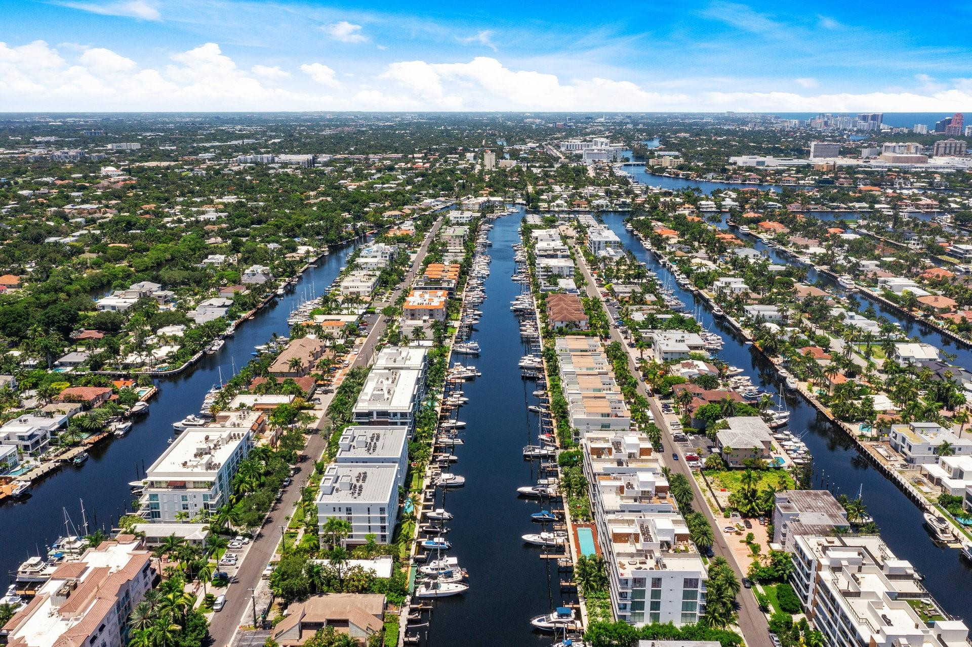 21 Isle Of Venice Dr PH1