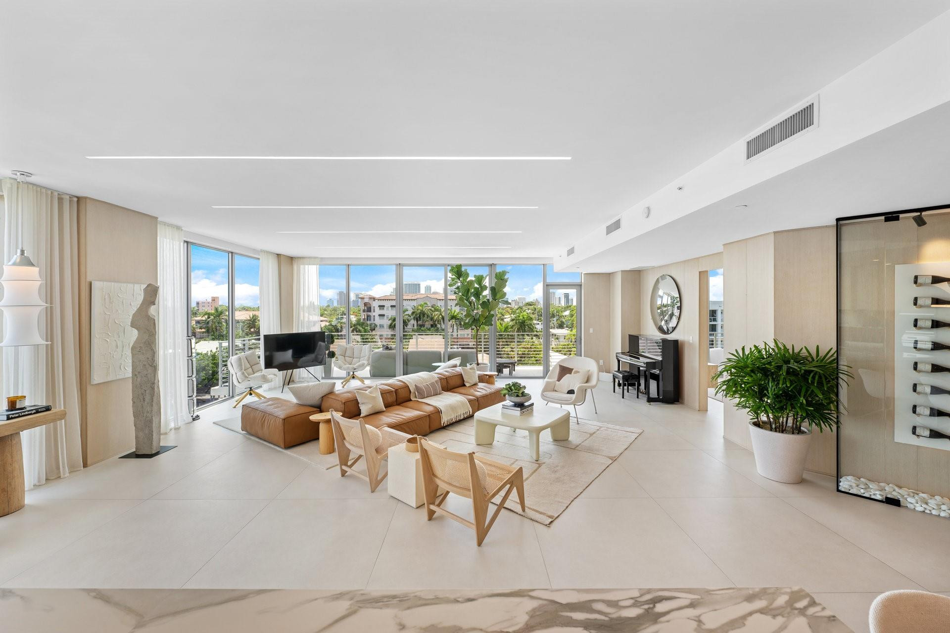 21 Isle Of Venice Dr PH1