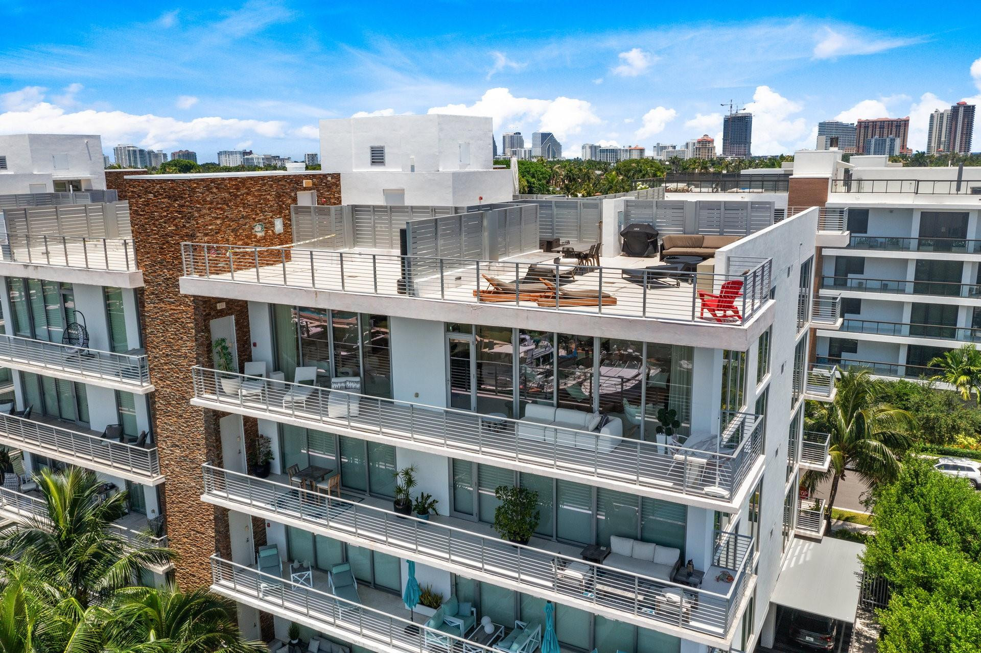 21 Isle Of Venice Dr PH1