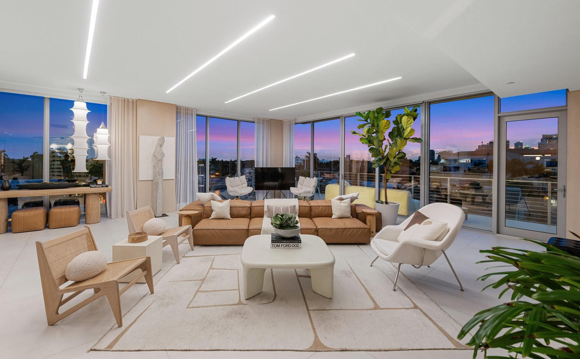 21 Isle Of Venice Dr PH1