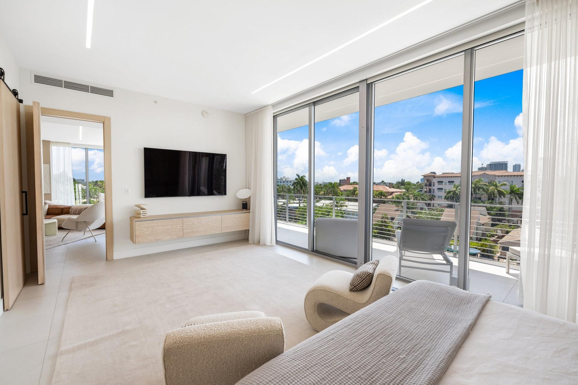 21 Isle Of Venice Dr PH1