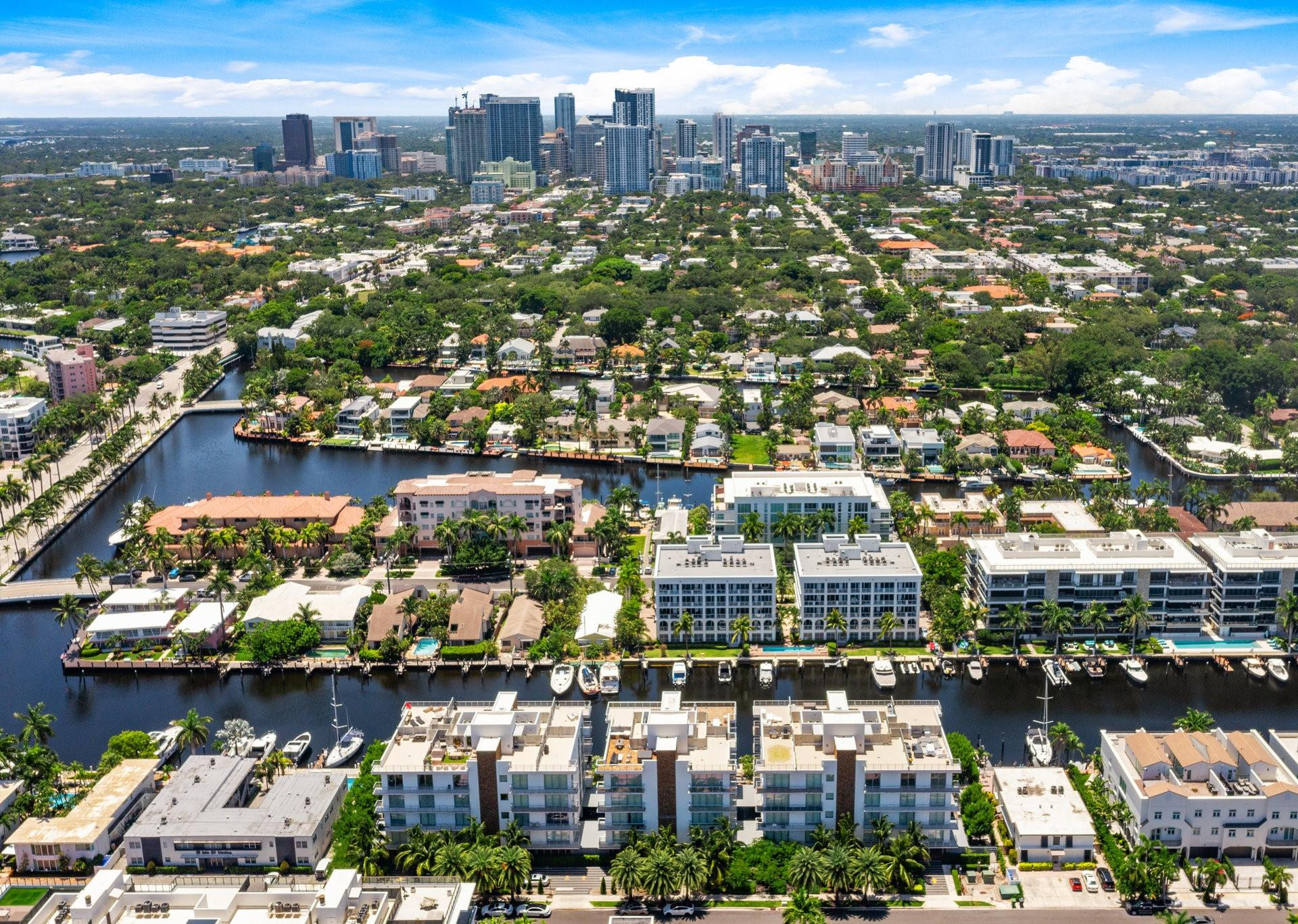 21 Isle Of Venice Dr PH1